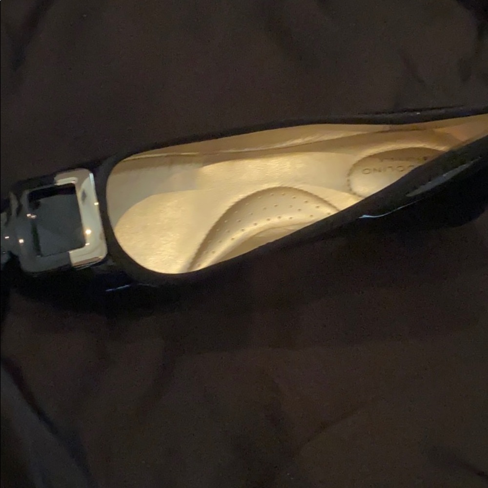 Bandolino sz 8m black/gold closed toe